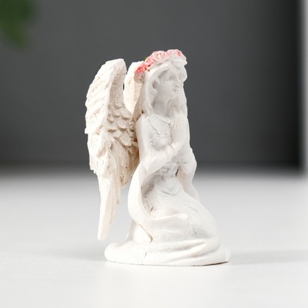 Souvenir Polystone "Angel -girl in a pink wreath - blessing" MIX 3x4x2.5-4