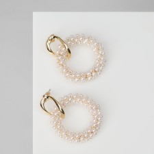 Earrings with pearls 