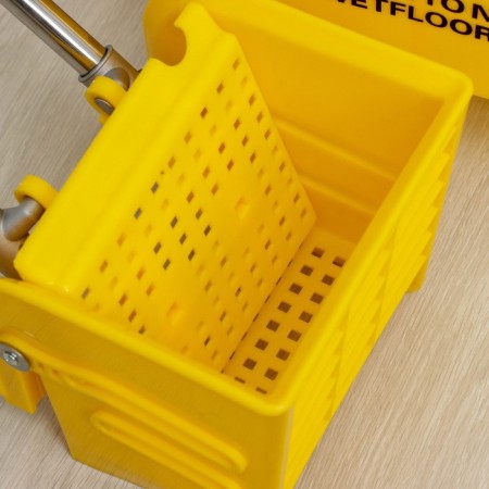A bucket with mechanical spin on wheels, 20 liters-8