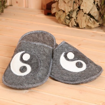 Gift set 4 objects of male "yin-yang" (hat, rug, mitten, slippers)-3