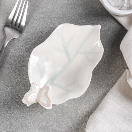 Ceramic serving dish "butterfly on a leaflet", 15 × 9 × 5 cm-1