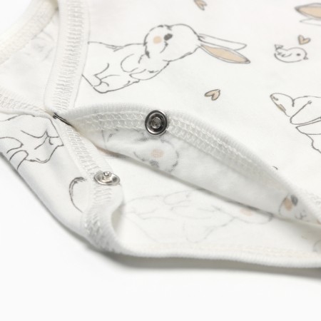 Body baby with short sleeve, white color/bunnies, height 68-3