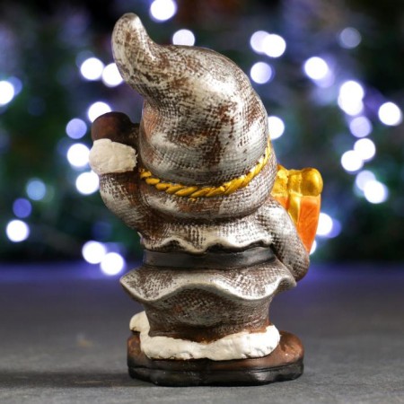 Figure "ganta" 9x7x16cm-2