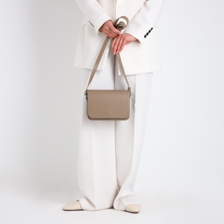 Bag Medvedkovo on a magnet, a long belt, beige color-4