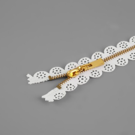Metal zipper, No. 3, non -proceeding, automatic lock, 60 cm, white/gold color-1