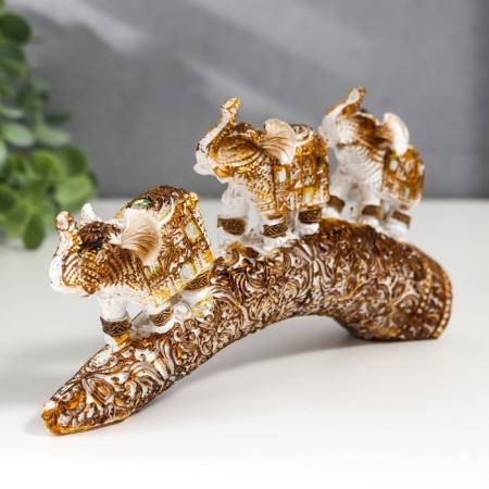 Polystone souvenir "Three white elephants with a blanket from the Arab carpet on the horn" 9x4x17.5 cm-2