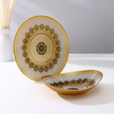 A set of plates 