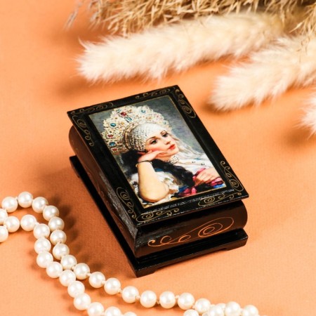 Barrynia box, 6 × 9 cm, lacquer miniature