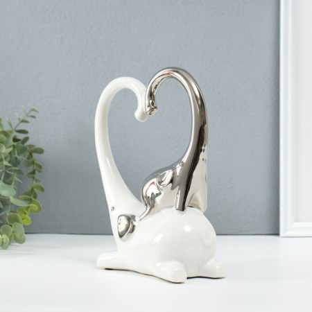 Souvenir Ceramics "Elephant with an elephant. Heart" White with silver 7.3x17.5x22 cm-2