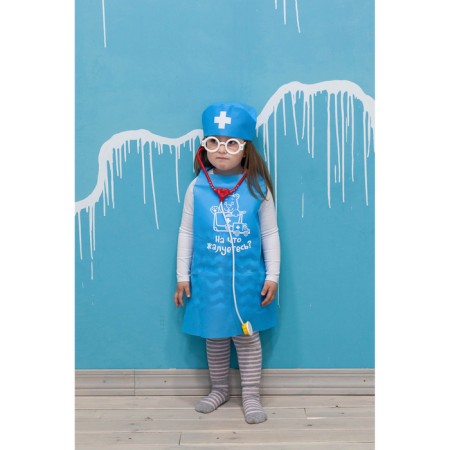 Game set "Doctor" with apron and accessories-1