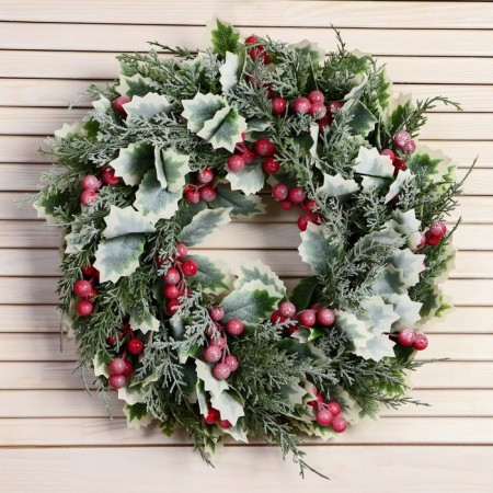 New Year's wreath d- 33 cm "Cozy fairy tale" leaflets berries Greens