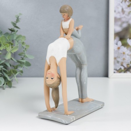 Polystone souvenir "Mom in the wheel pose, with her daughter" White-gray 19x7x13 cm-1