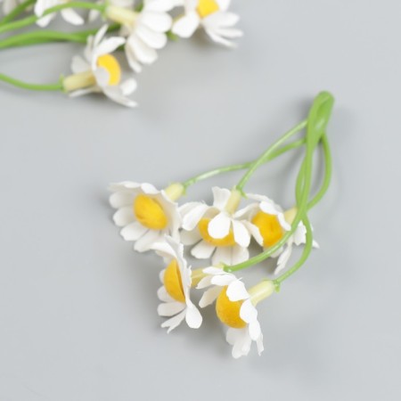 Flowers for decorating "chamomile in a bunch" Flower D-2 cm white 7 cm
