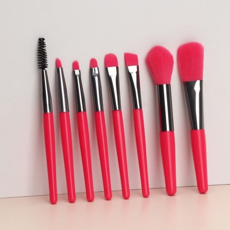 A set of makeup brothers "Bright", 8 objects, a cover, color mix-3