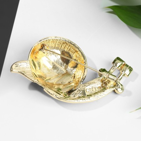 Brooch "Snail", white-green color in gold-1