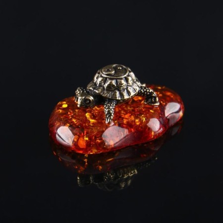 Souvenir "Turtle Yin-Yan", large, brass, amber resin, 1.2x1.7x2.2 cm