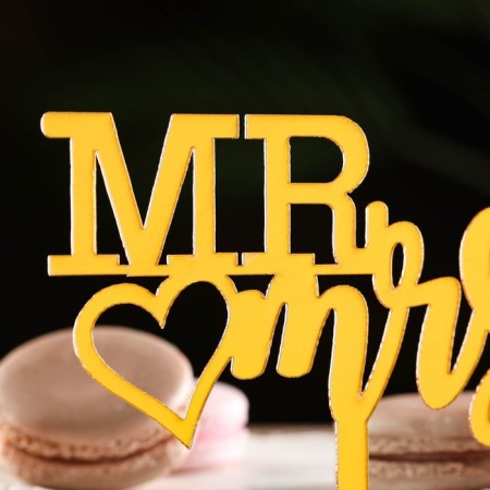 Topper "Mr & Mrs" with heart, gold, give beautifully-1
