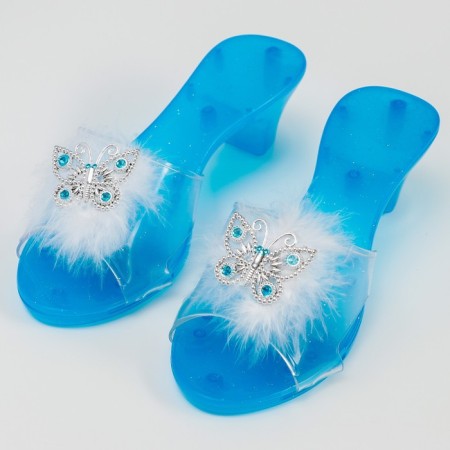 The set is "the most beautiful", cold heart, in a box, with shoes-11