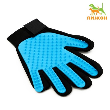 The glove for wool on the left hand made of neoprene with elongated cloves, light blue