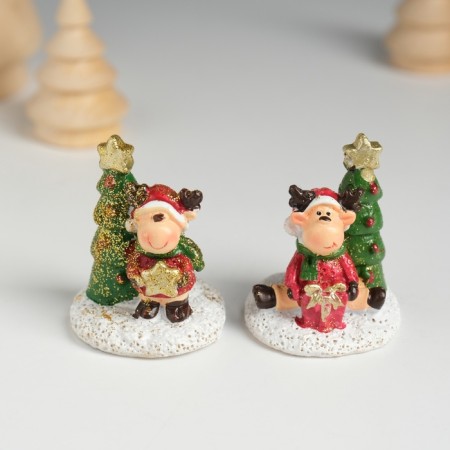 Souvenir Polystone "Olenien in a red fur coat near a Christmas tree" MIX 3.8x3.5x4.8 cm