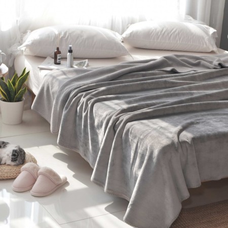 Sofia bedspread, size 220x240 cm