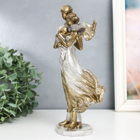 Souvenir Polystone "In love pair with a baby" 8x14x27 cm-3