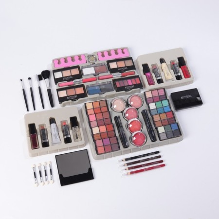 A set of professional cosmetics "Miss Young" No. 10-8