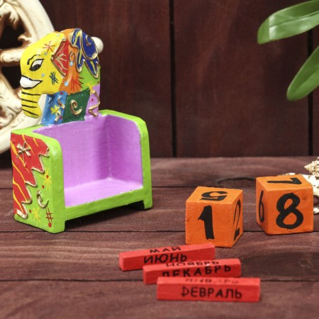 Wooden calendar "Elephant" 7x4x10 cm, mix (2 languages)-2