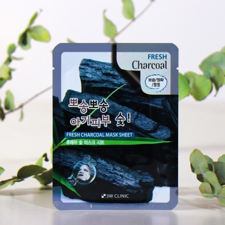 Fabric face mask with 3W Clinic Fresh Charcoal Mask Sheet, 23 g