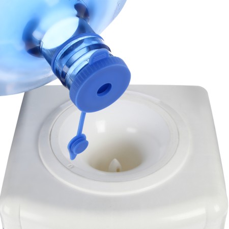 A traffic jam under the cooler bottle, with a hole under the hose, d = 1 cm, 12.5 l, 19 liters-9