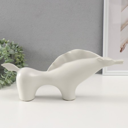 Souvenir Ceramics "Purposeful Horse" White 7x39.5x17 cm