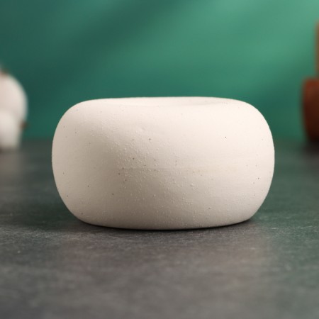 Climber "Edward" white sand, 4x7x7cm-1