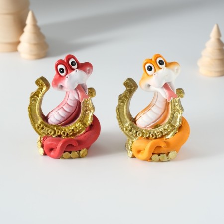 Polystone souvenir "Snake with a hill" mix 5.5x4x8 cm