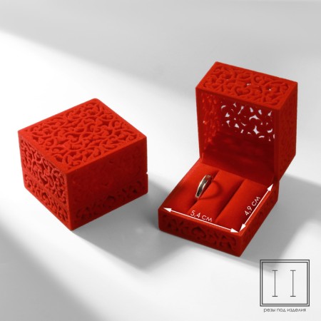 The case is velvet for two rings "lace", 5.5 × 6.5, red color
