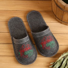 Bath slippers with embroidery 