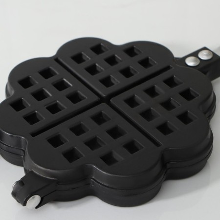 The frying pan is a double shade “Vienna waffles”, D = 14 cm, plastic pen, black color-3