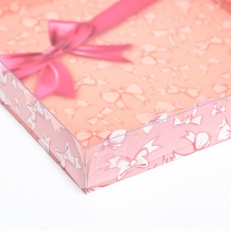 Cookie box, "pink bow" 18 x 18 x 3-1
