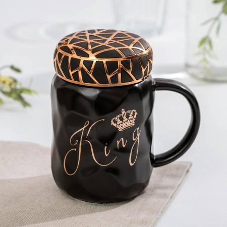 Ceramic mug with a plastic lid "Kingdom", 380 ml, color and inscription mix