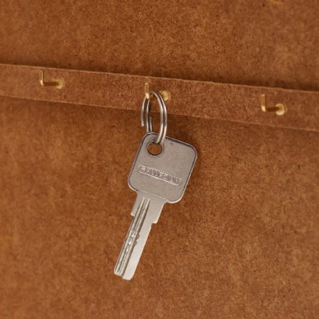 Key "My World" 26x31x6 cm, they say. oak-3