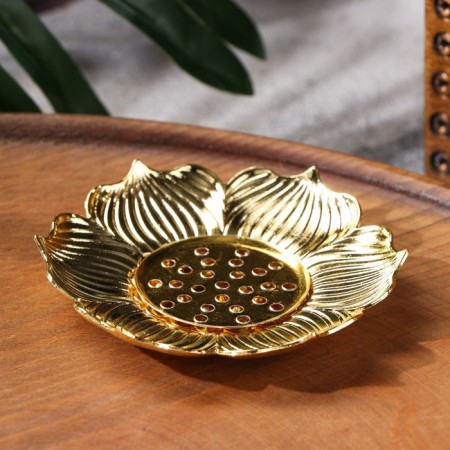Flower powder and cones stand, golden, d = 8.5 cm