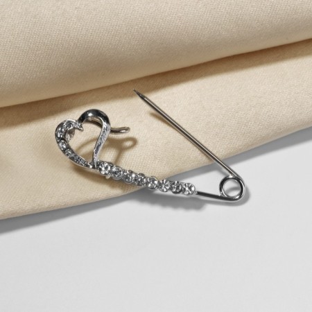 Small pile of "heart", 3.5 cm, white color in silver-3