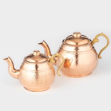 A set of copper teapots, 1.5 l/800 ml, brass pen, chasing, 1 variety