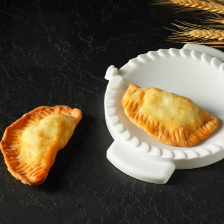 Form for modeling Cheburs, d = 18 cm, white color-3