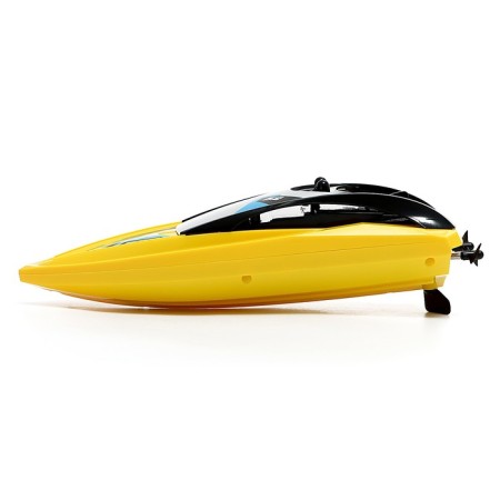 The boat "Fast", radio control, swims-1