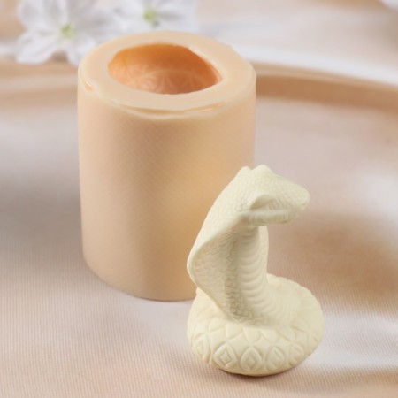 Silicone Mold "Snake No. 7" 7.5x5.5x5 cm-2