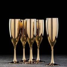A set of glasses for champagne 