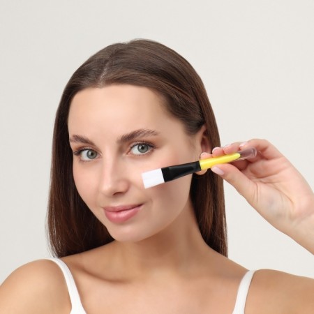 Brush for masks, 13.7 (+/- 1) cm, color mix-2