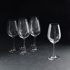 A set of glasses for the wine 