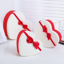 Set of boxes 3 in 1 heart, scarlet -white 21 x 19 x 9 - 15.5 x 14 x 6 cm