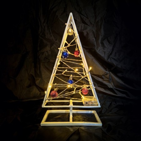 LED figure "White Christmas tree", 22 × 40 × 12 cm, 6 watts, AAX3 batteries (not complete)